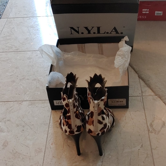 Shoes - Picture 2 of 2